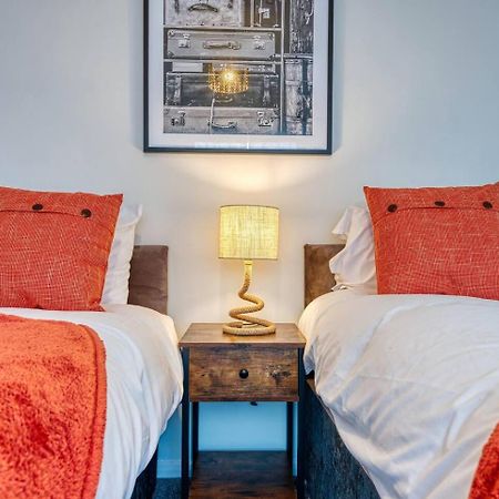 Dudley-5 Beds-Contractors-Parking-Long Stay! 外观 照片